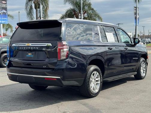 2023 Chevrolet Suburban LT