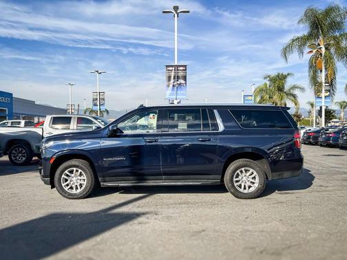2023 Chevrolet Suburban LT