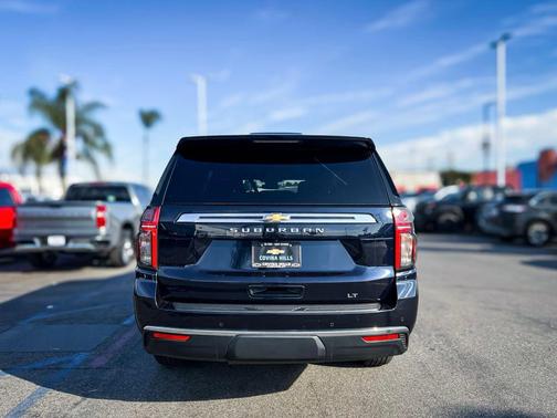 2023 Chevrolet Suburban LT