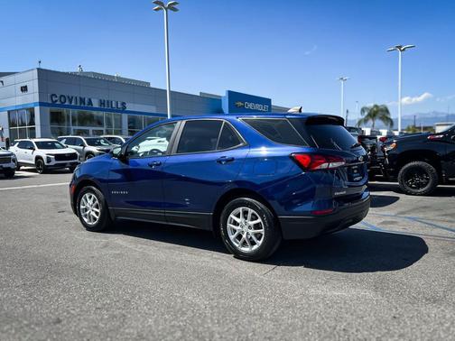 Blue Glow Metallic 2023 Chevrolet Equinox LS
