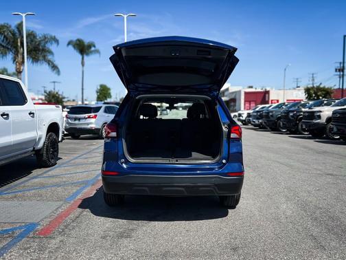 Blue Glow Metallic 2023 Chevrolet Equinox LS