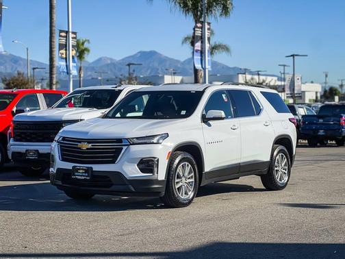 2022 Chevrolet Traverse LT Cloth