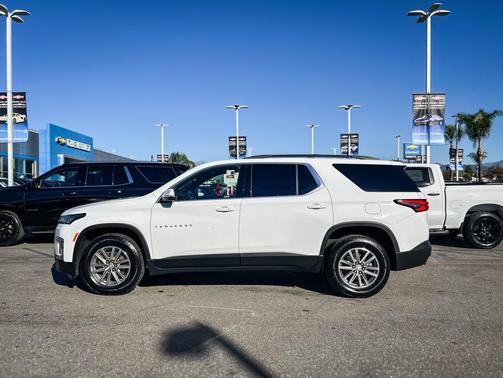 2022 Chevrolet Traverse LT Cloth