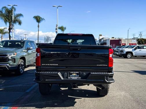 2026 Chevrolet Silverado 2500 Custom
