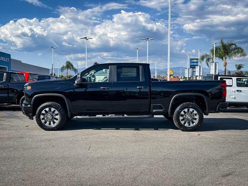 Black 2026 Chevrolet Silverado 2500 Custom