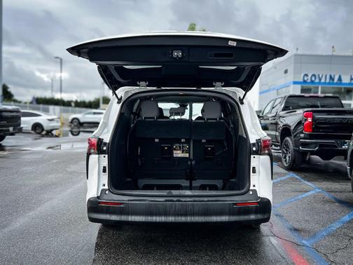 2021 Toyota Sienna LE