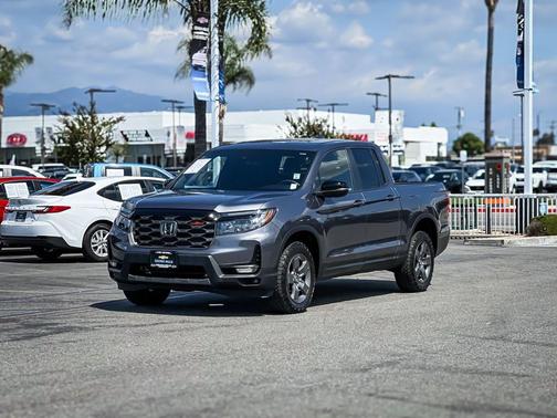 Crystal Black Pearl 2025 Honda Ridgeline TrailSport