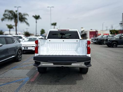 Summit White 2026 Chevrolet Silverado 1500 LT
