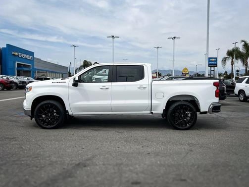 Summit White 2026 Chevrolet Silverado 1500 LT