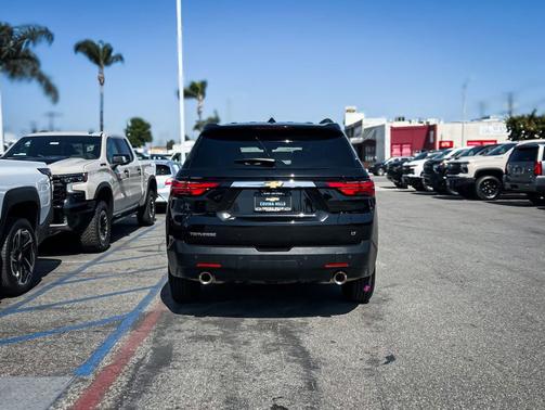 Mosaic Black Metallic 2023 Chevrolet Traverse LT Cloth