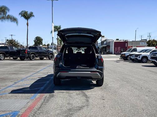 Black Metallic 2027 Chevrolet Equinox 1LT