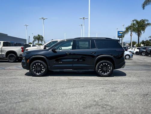 Mosaic Black Metallic 2026 Chevrolet Traverse AWD Z71