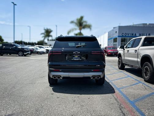 Mosaic Black Metallic 2026 Chevrolet Traverse AWD Z71
