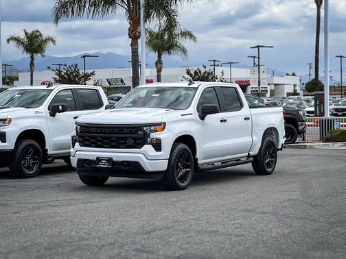 Summit White 2026 Chevrolet Silverado 1500 Custom