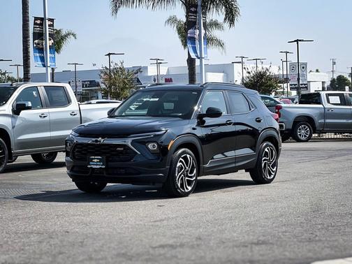 Mosaic Black Metallic 2026 Chevrolet Trailblazer RS