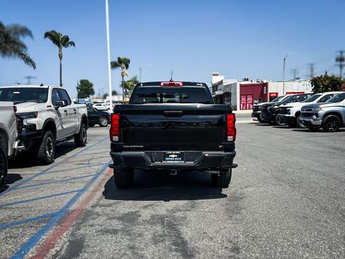 Black 2024 Chevrolet Colorado LT