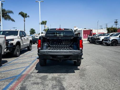 Black 2024 Chevrolet Colorado LT