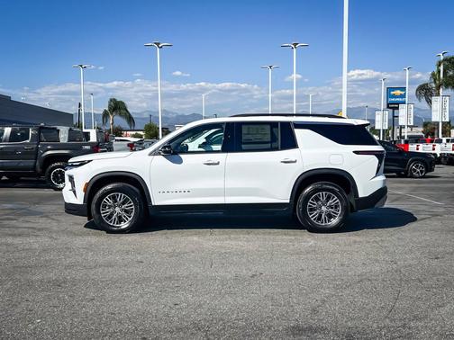 Summit White 2027 Chevrolet Traverse LT