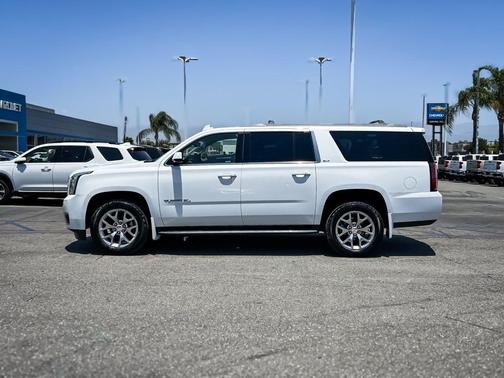 Summit White 2017 GMC Yukon XL SLT
