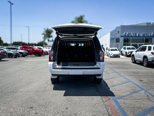 Summit White 2017 GMC Yukon XL SLT