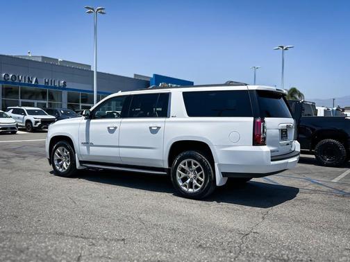 Summit White 2017 GMC Yukon XL SLT