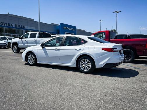 Ice Cap 2025 Toyota Camry LE
