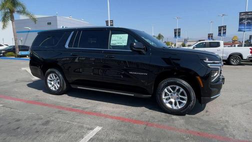 2025 Chevrolet Suburban LT