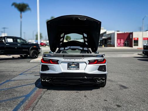 Blade Silver Metallic 2026 Chevrolet Corvette Stingray w/1LT