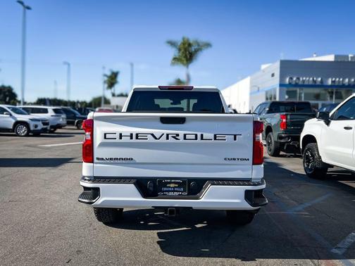 2026 Chevrolet Silverado 1500 Custom