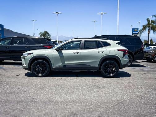 Cacti Green 2026 Chevrolet Trax FWD ACTIV
