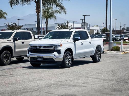 Summit White 2026 Chevrolet Silverado 1500 LT