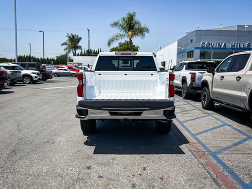 Summit White 2026 Chevrolet Silverado 1500 LT
