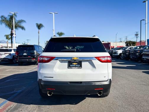 2021 Chevrolet Traverse LT Cloth