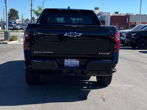 2025 Chevrolet Silverado EV RST