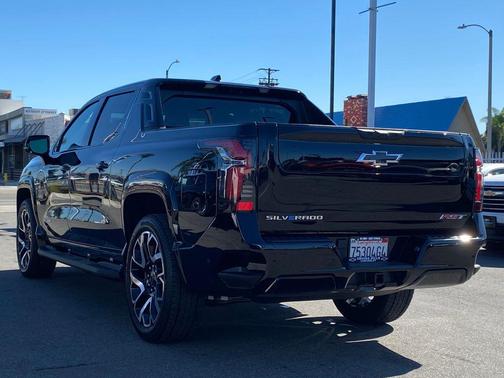2025 Chevrolet Silverado EV RST