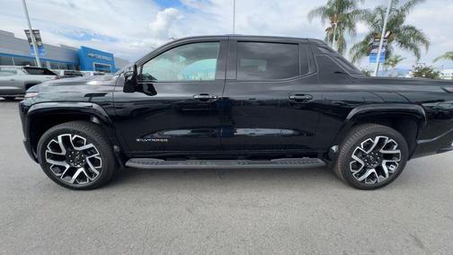 2025 Chevrolet Silverado EV RST