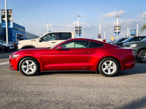 2017 Ford Mustang V6