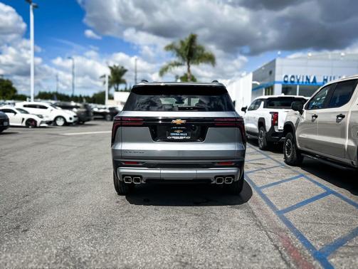 Sterling 2026 Chevrolet Traverse LT