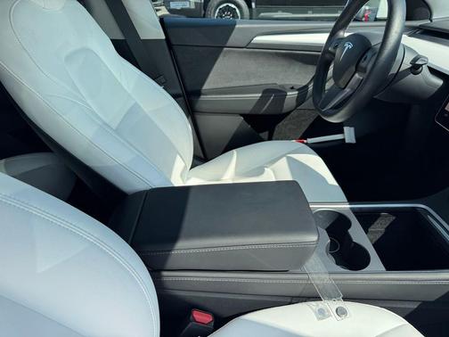 2023 Tesla Model Y Performance Dual Motor All-Wheel Drive