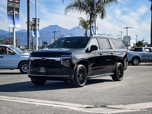 2026 Chevrolet Suburban LS