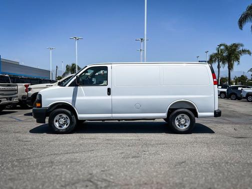 Summit White 2026 Chevrolet Express 2500 Work Van