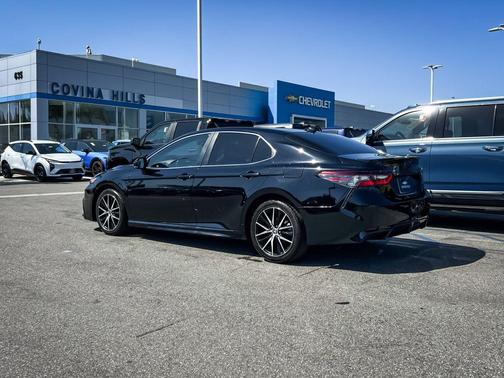 Midnight Black Metallic 2024 Toyota Camry SE