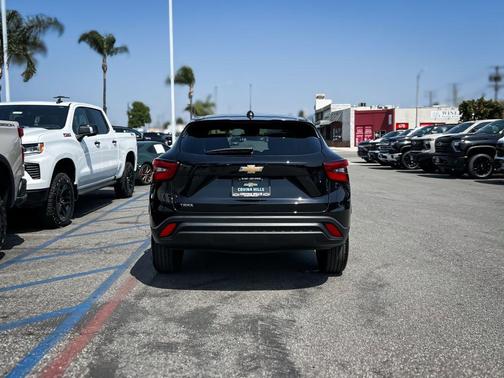 Mosaic Black Metallic 2026 Chevrolet Trax LS