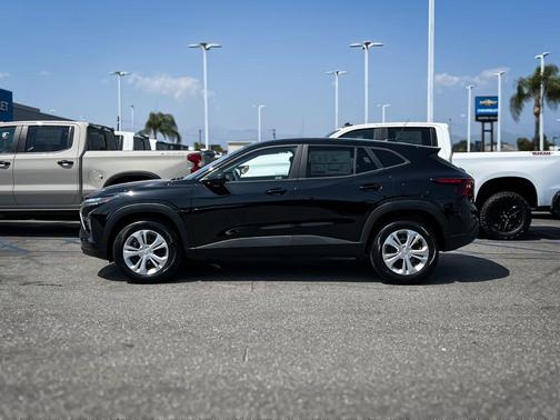 Mosaic Black Metallic 2026 Chevrolet Trax LS