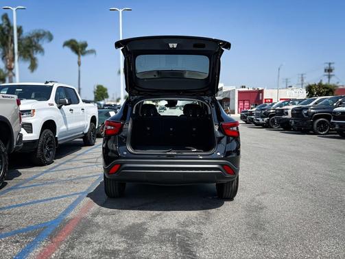 Mosaic Black Metallic 2026 Chevrolet Trax LS