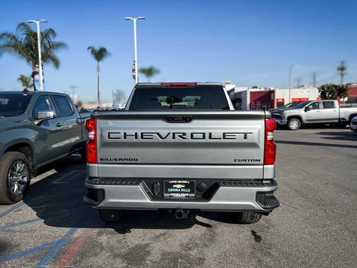 2026 Chevrolet Silverado 1500 Custom