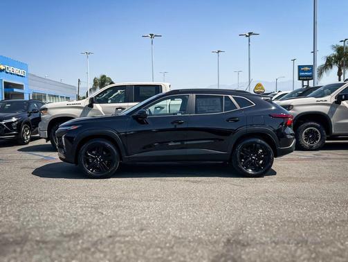 Mosaic Black Metallic 2026 Chevrolet Trax FWD ACTIV