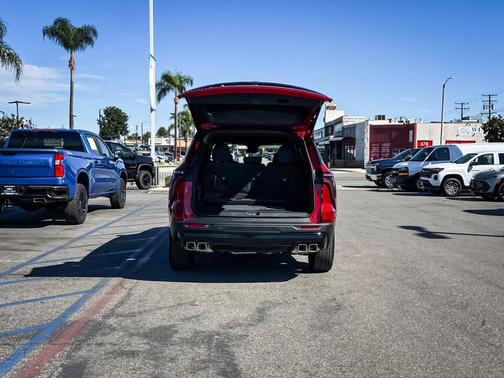 Radiant Red 2027 Chevrolet Traverse LT