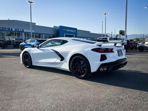 Arctic White 2026 Chevrolet Corvette Stingray w/1LT
