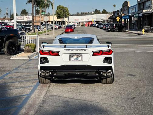 Arctic White 2026 Chevrolet Corvette Stingray w/1LT